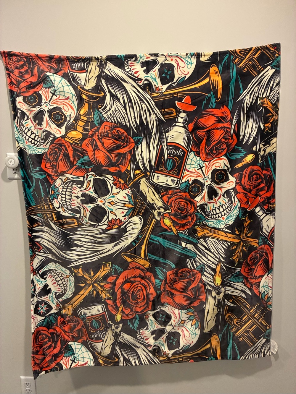 Black and Red Skull & Rose Decorative Throw Blanket - Unbranded